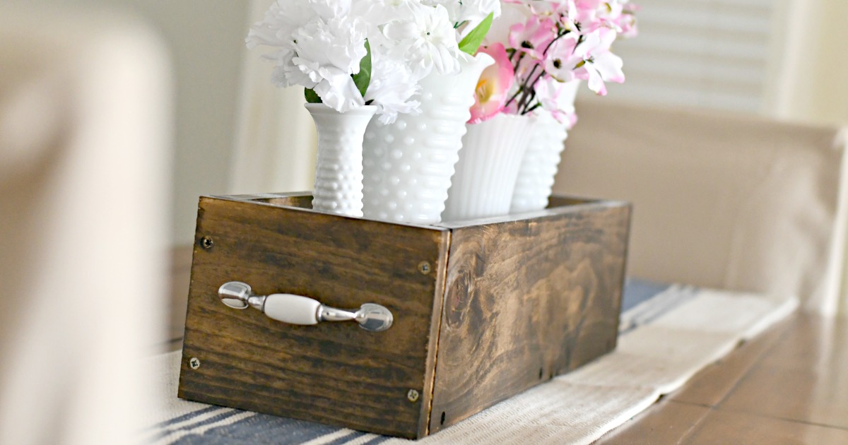 centerpiece box with flower vases inside
