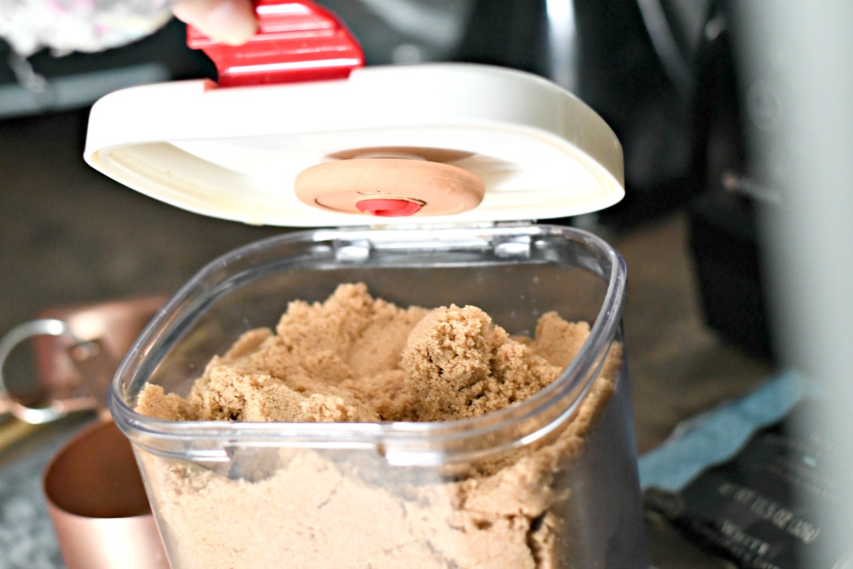 opening the brown sugar keeper lid