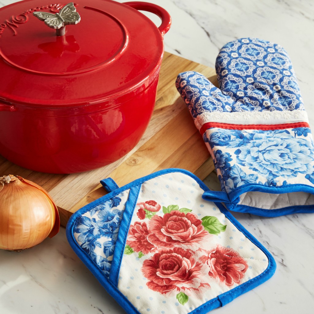 Heritage Floral Oven Mitt Potholder set