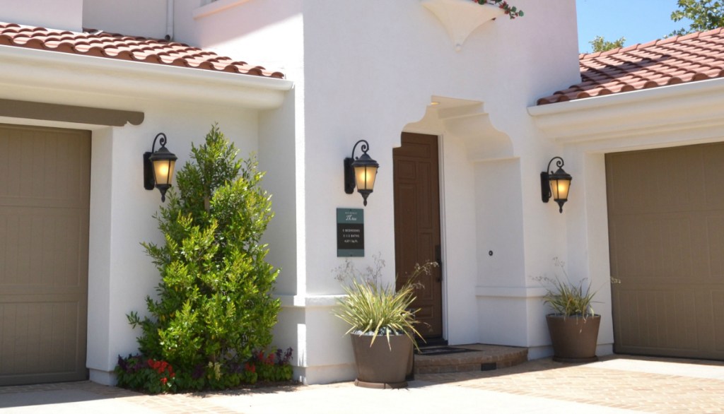 outdoor lighting on home