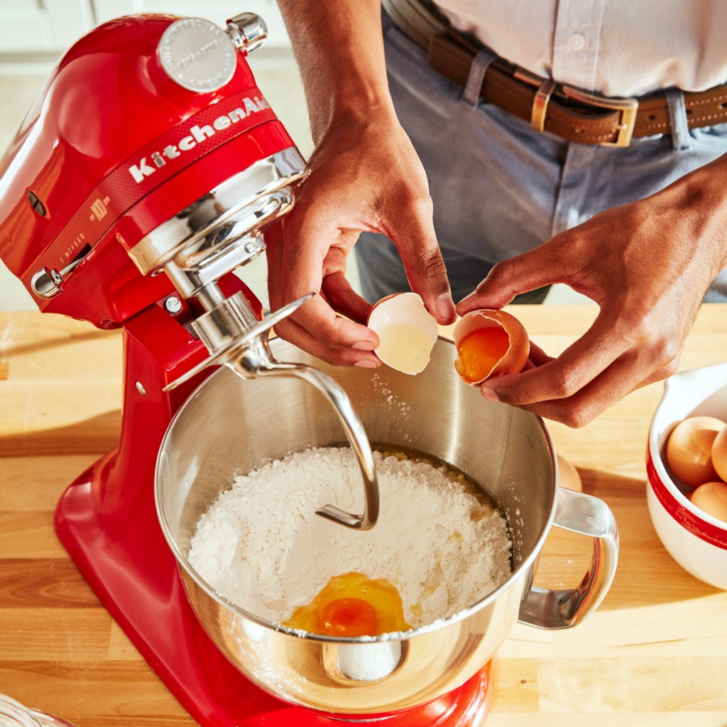 KitchenAid Queen of Hearts 5-Qt. Tilt-Head Stand Red Mixer
