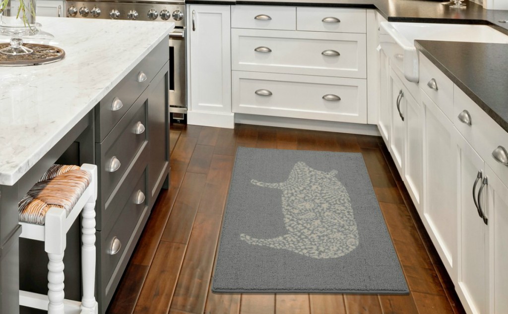 Threshold 34" x 20" Kitchen Rug Pig