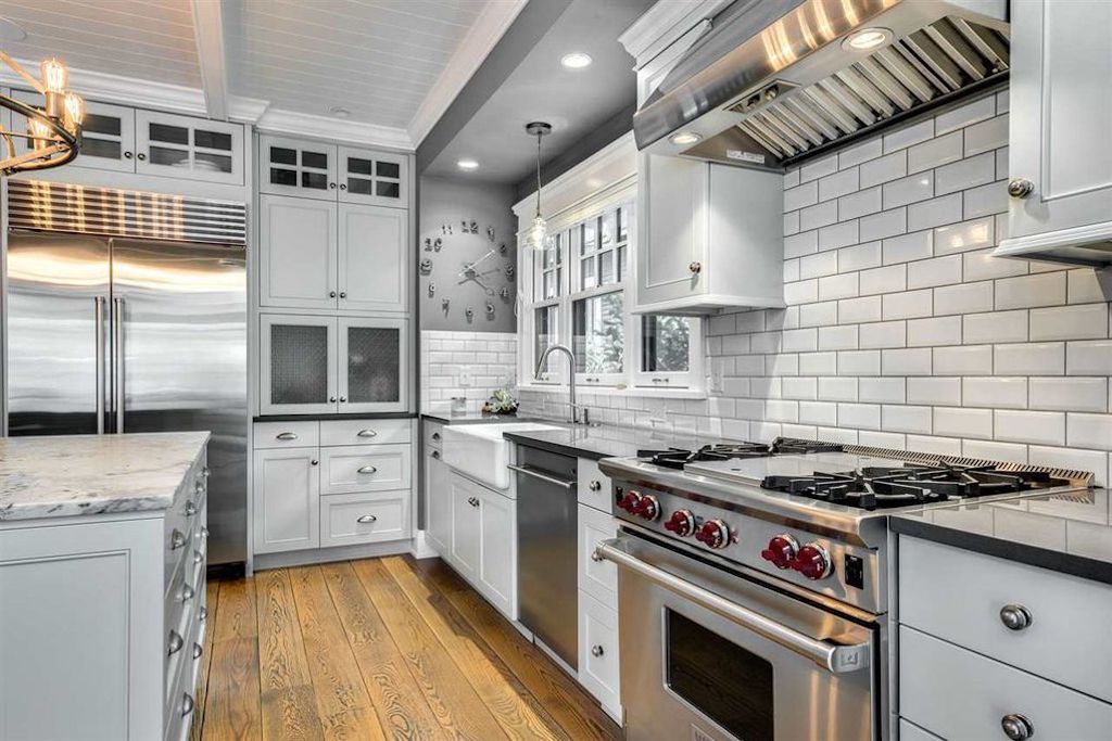 kitchen with Quartz countertops 