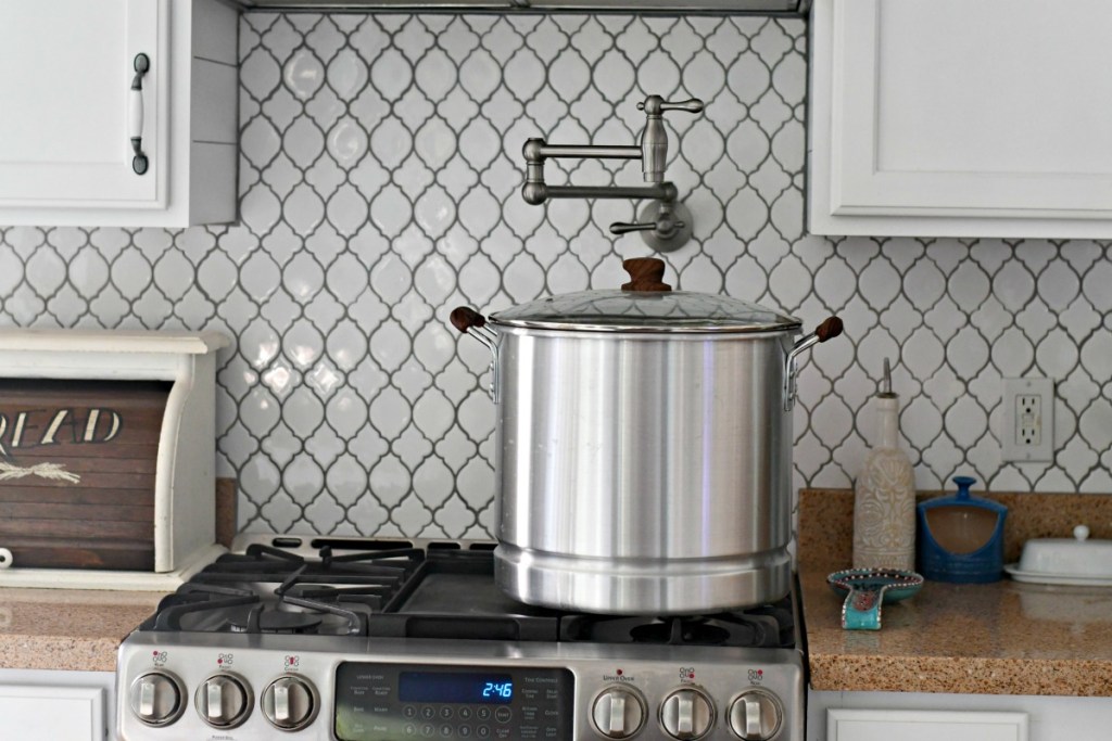 32 quart pot for crab boil using a pot filler 