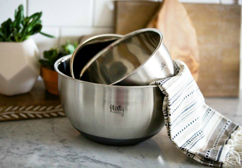 Flirty Aprons Bowl Set
