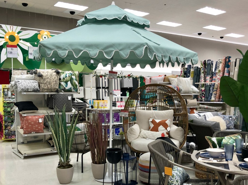 Opalhouse 9' Tiered Scalloped Canopy Patio Umbrella
