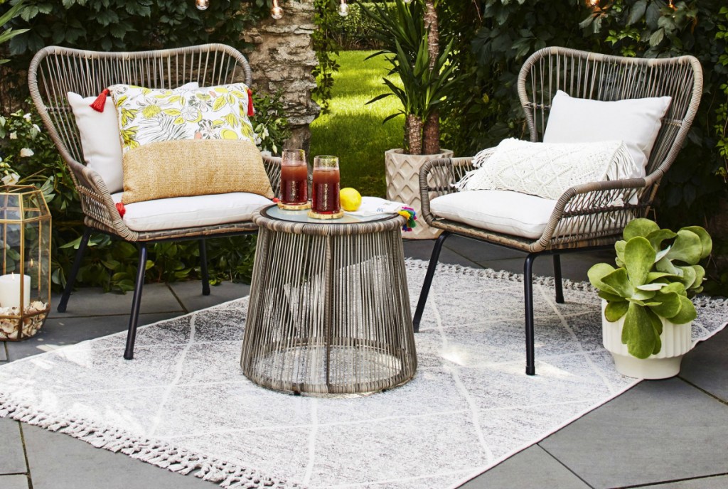 Opalhouse Desert Hatch Outdoor Rug