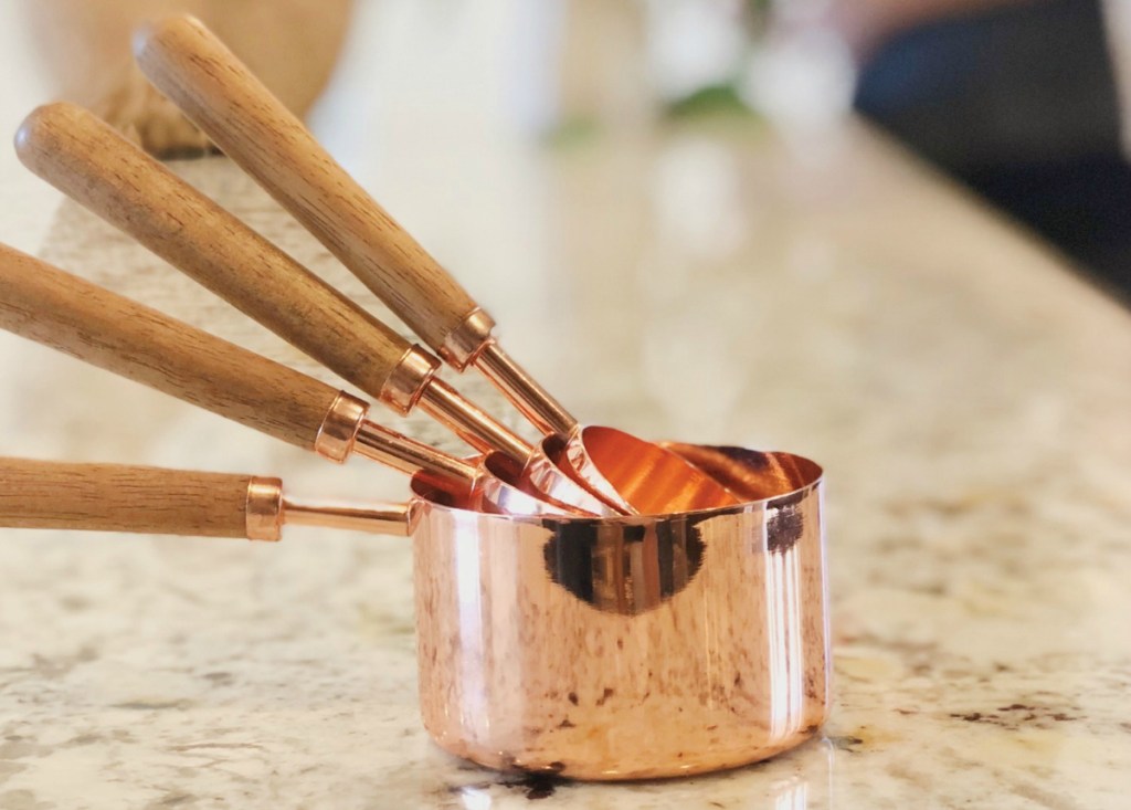 Rose Gold & Walnut Measuring Cups – Set of 4