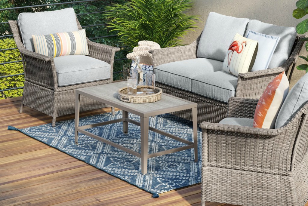 Threshold Dot Diamond Outdoor Rug