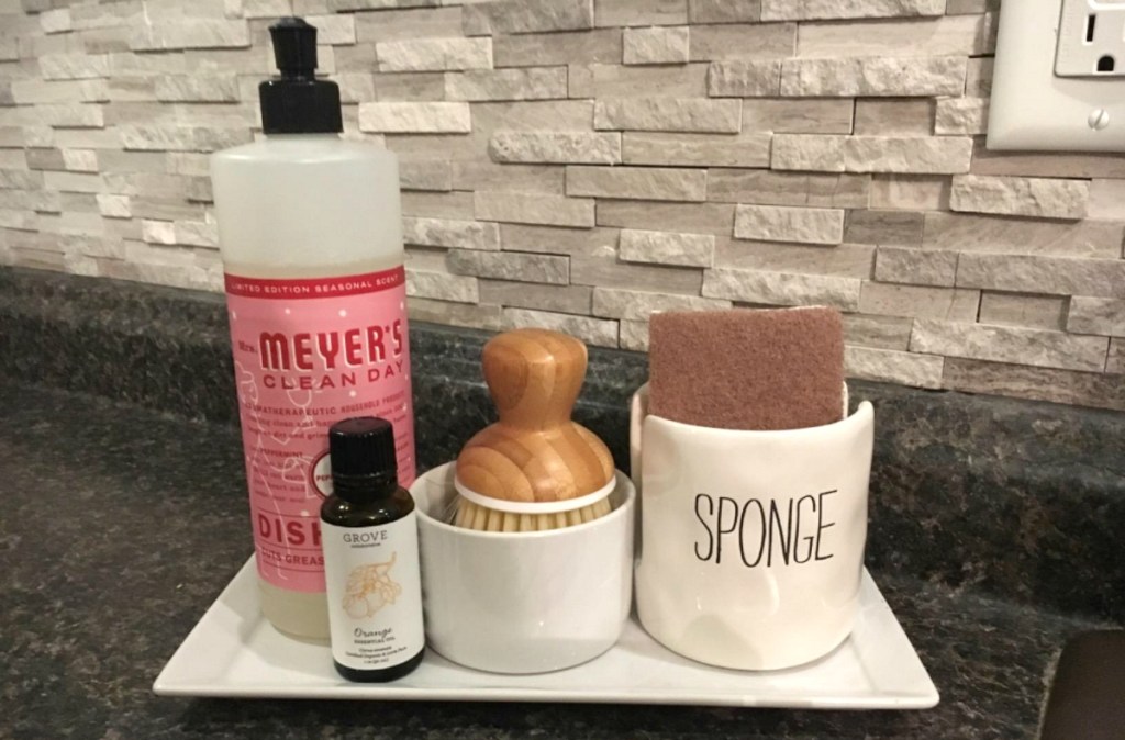 SPONGE text holder on Amazon