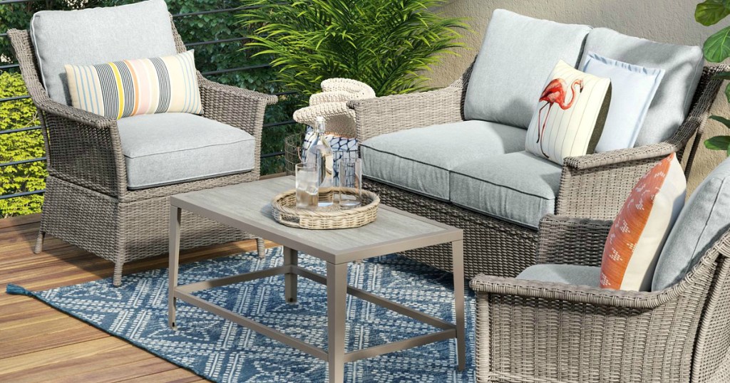 Threshold Foxborough Traditional Patio set with table and chairs