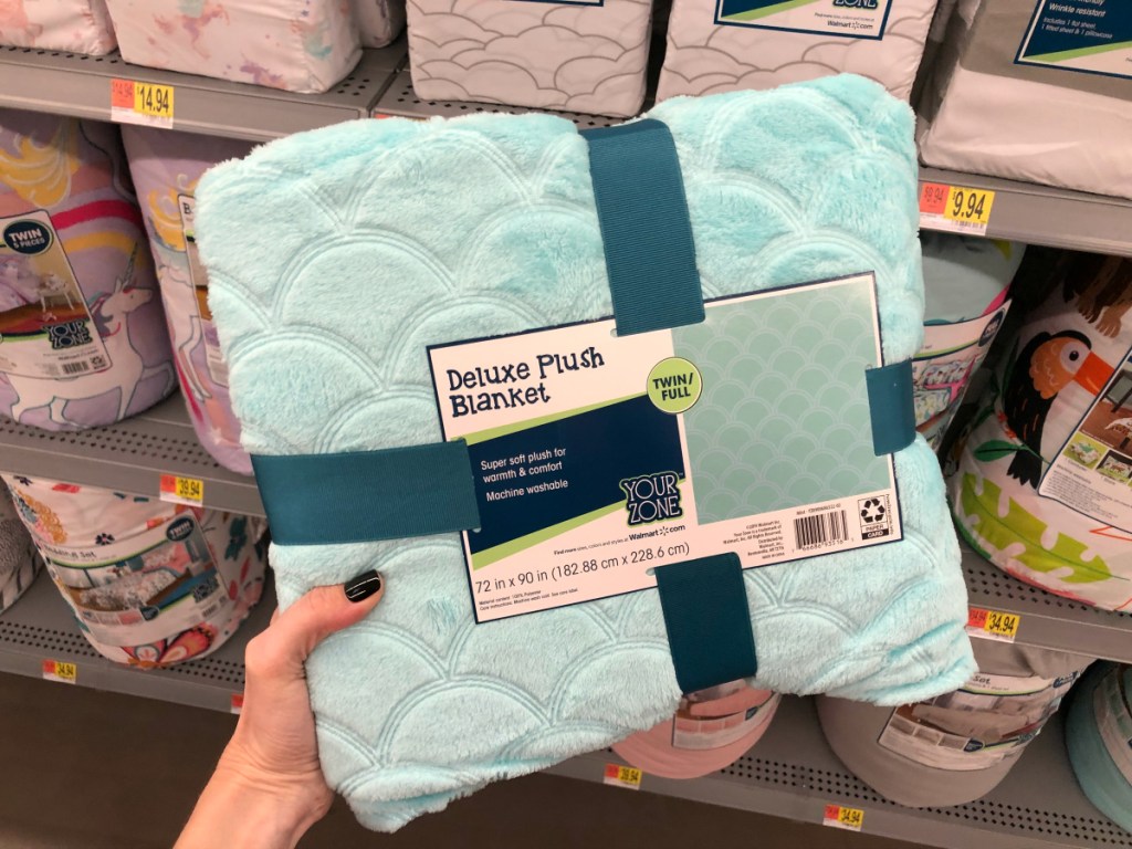 Your Zone Velvet Plush Throw Blanket
