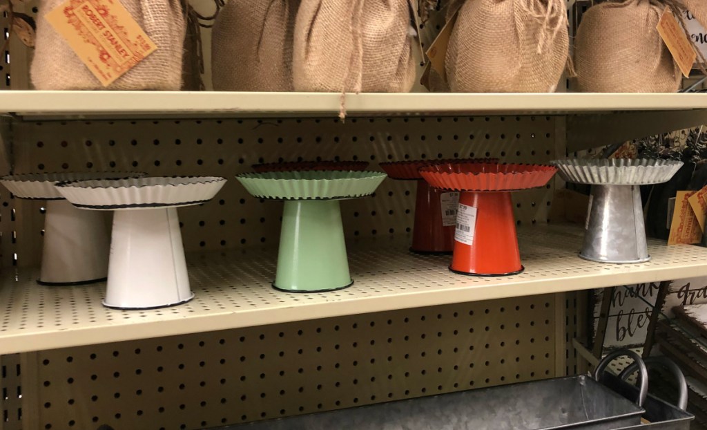 Metal Pedestal (multiple colors)