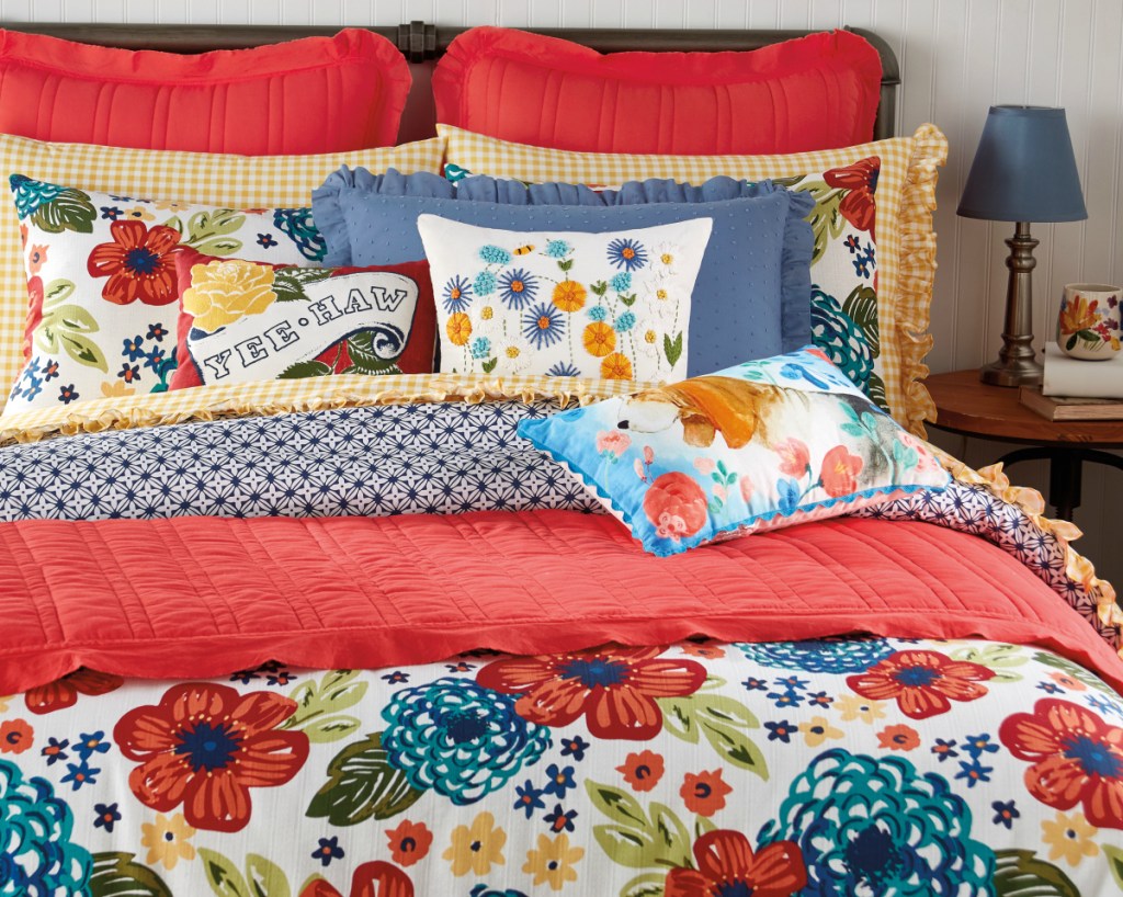 The Pioneer Woman Dazzling Dahlias Full/Queen Comforter