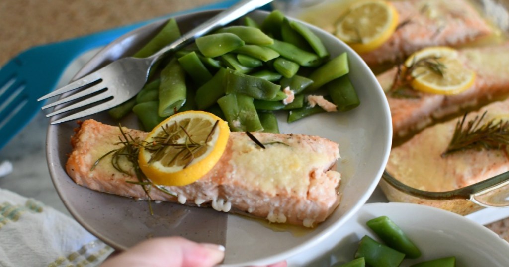 plate of salmon and green beans