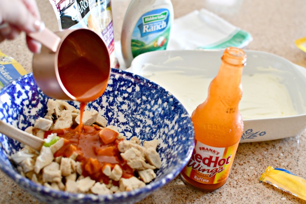 making buffalo chicken dip