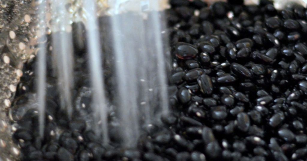 making dried black beans