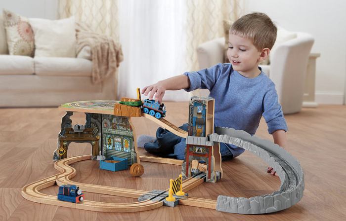 Thomas & Friends Wooden Railway Thomas' Fossil Run Train Set (Tale of the Brave)