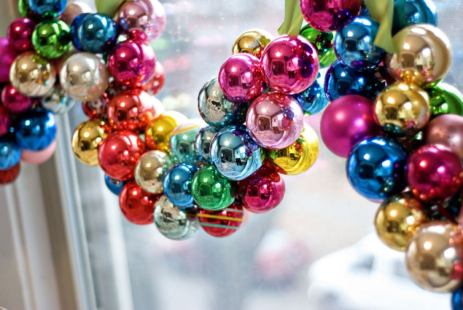 Dollar Store Ornament Garland