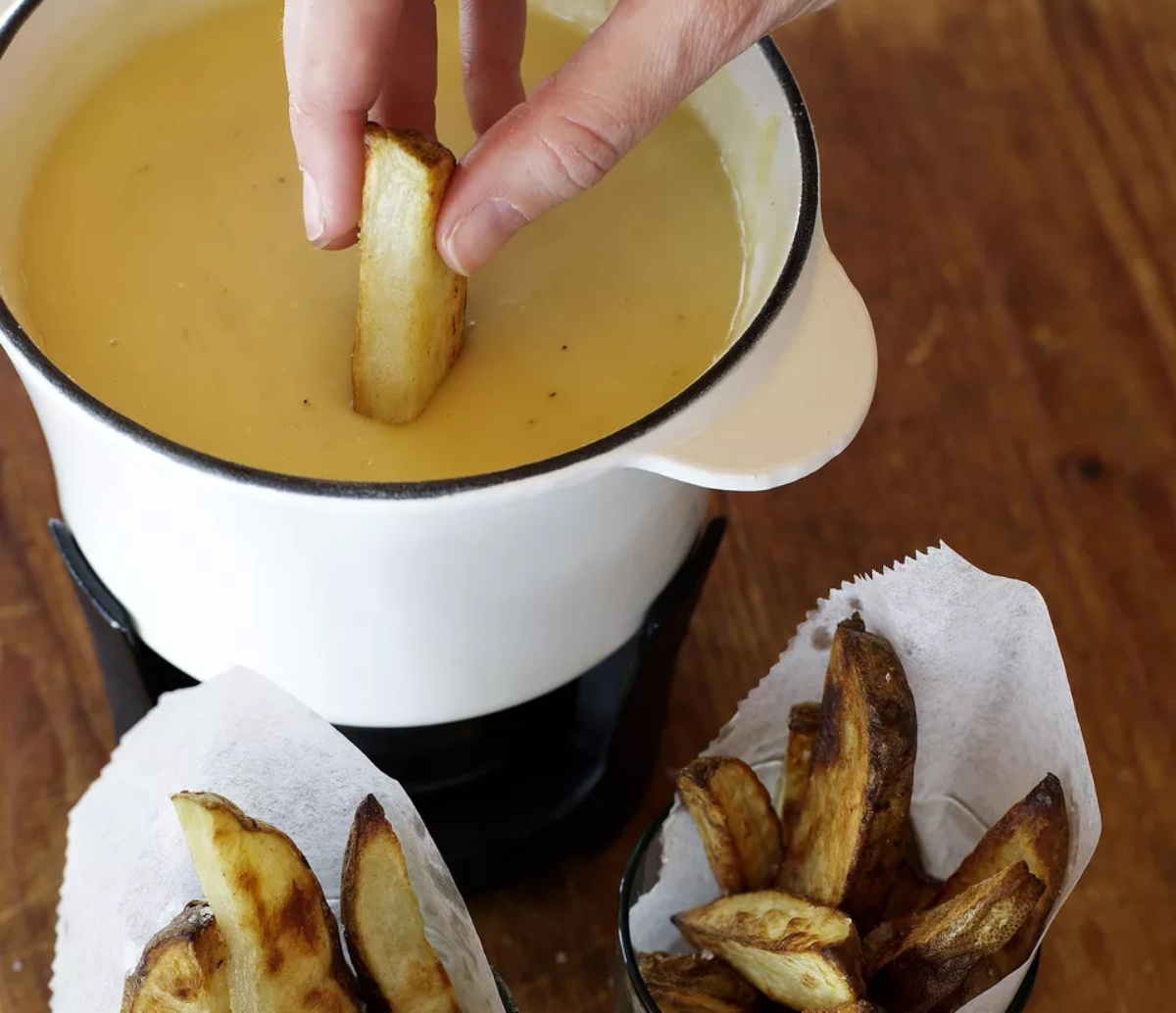 slow cooker beer cheese dip