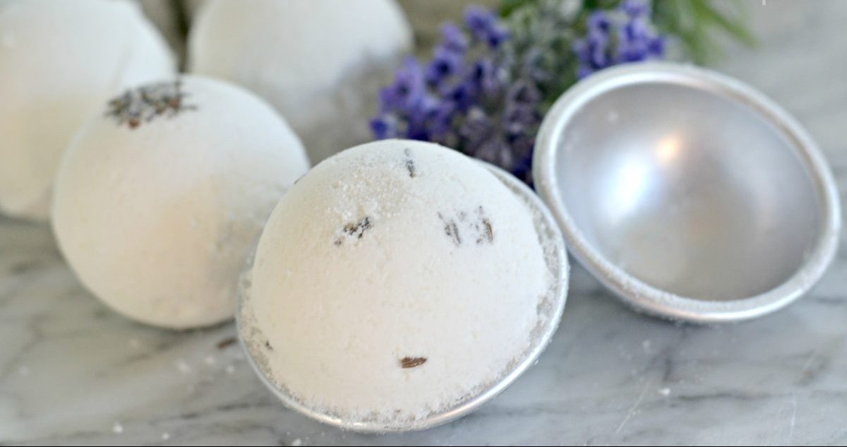 bath bomb in half mold