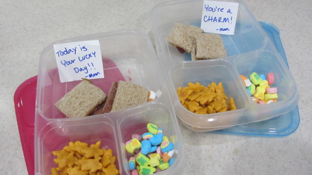 notes in kids lunch meals