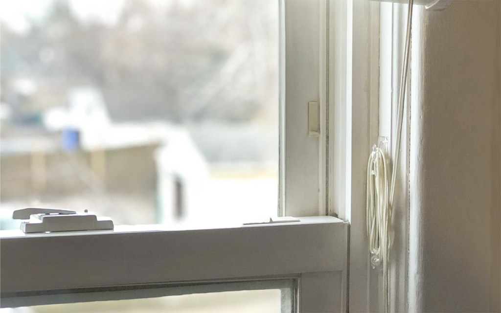 clear command hooks keep cords up high