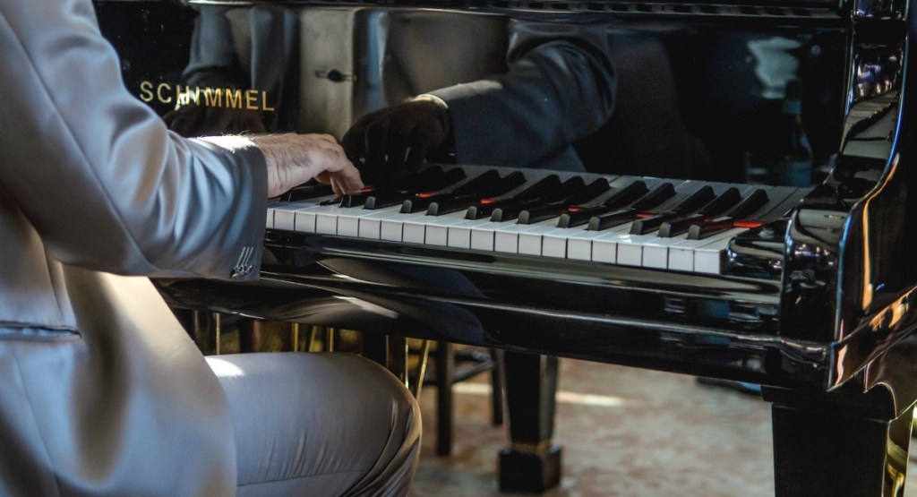 piano player in a lounge