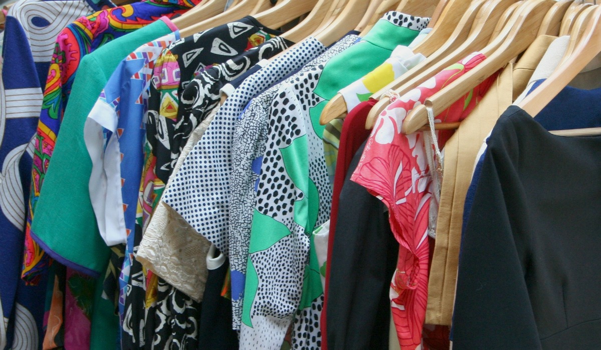 sell or trade clothes from your closet