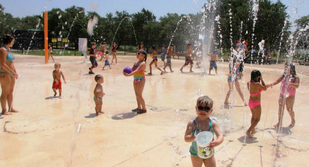 free summer activities for kids — splash pad and pools