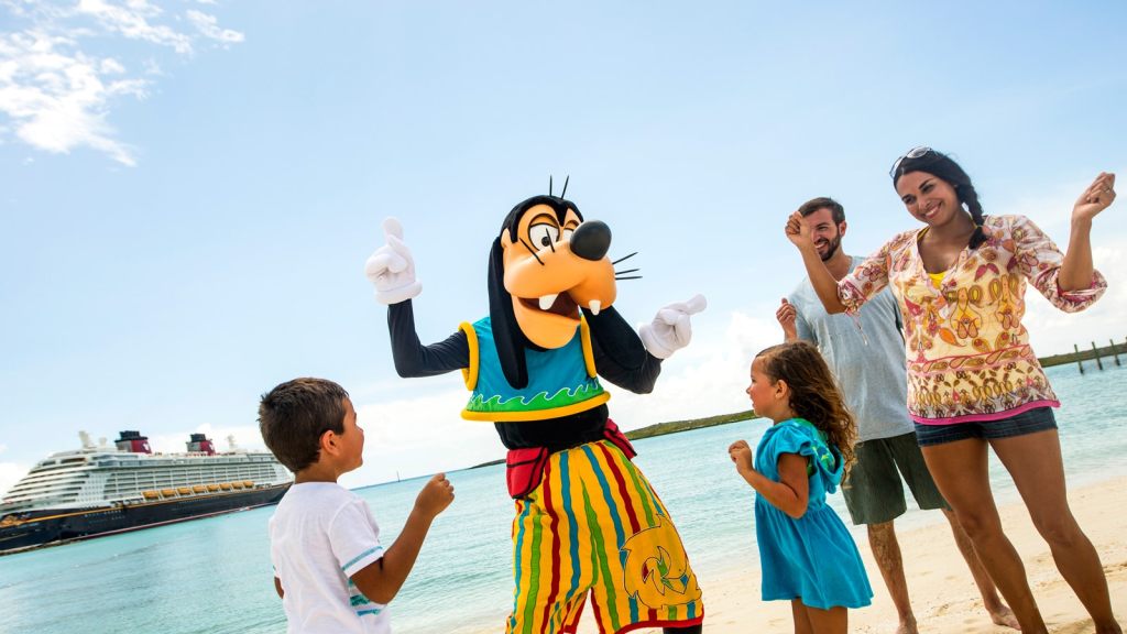 goofy with family on disney cruise