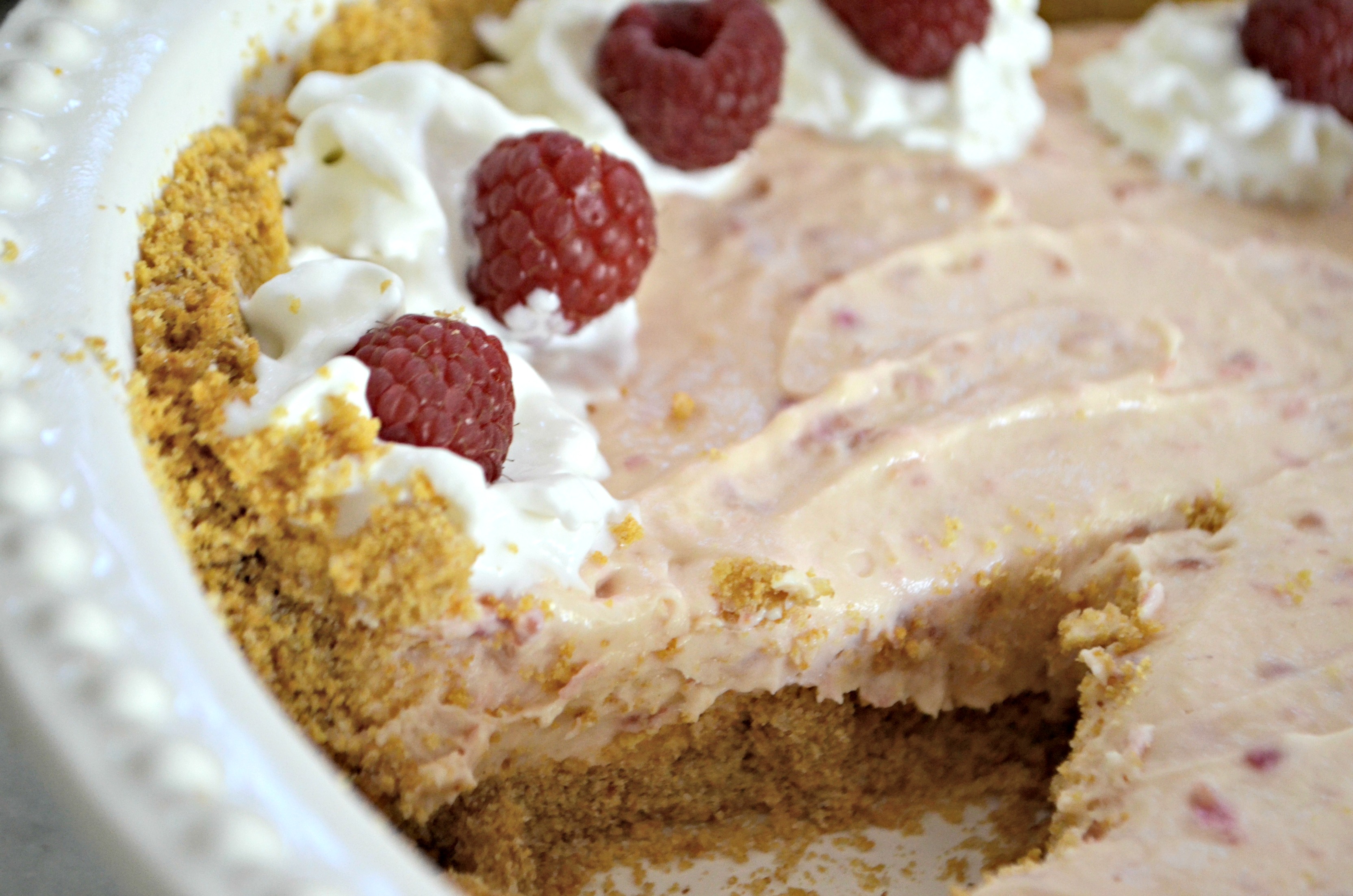 Easy Raspberry Cream Pie – Closeup of the finished pie