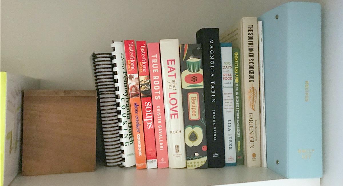 amber's organized meal plans and grocery shops — cookbooks and meal planning binder