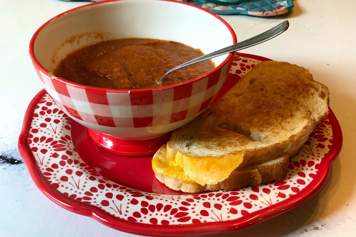 vegetarian meal planning tips for a meat-loving family – soup and sandwich meals
