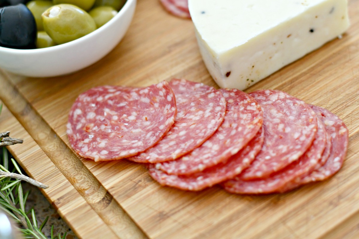 best easy charcuterie board – cheese, meat, and olives