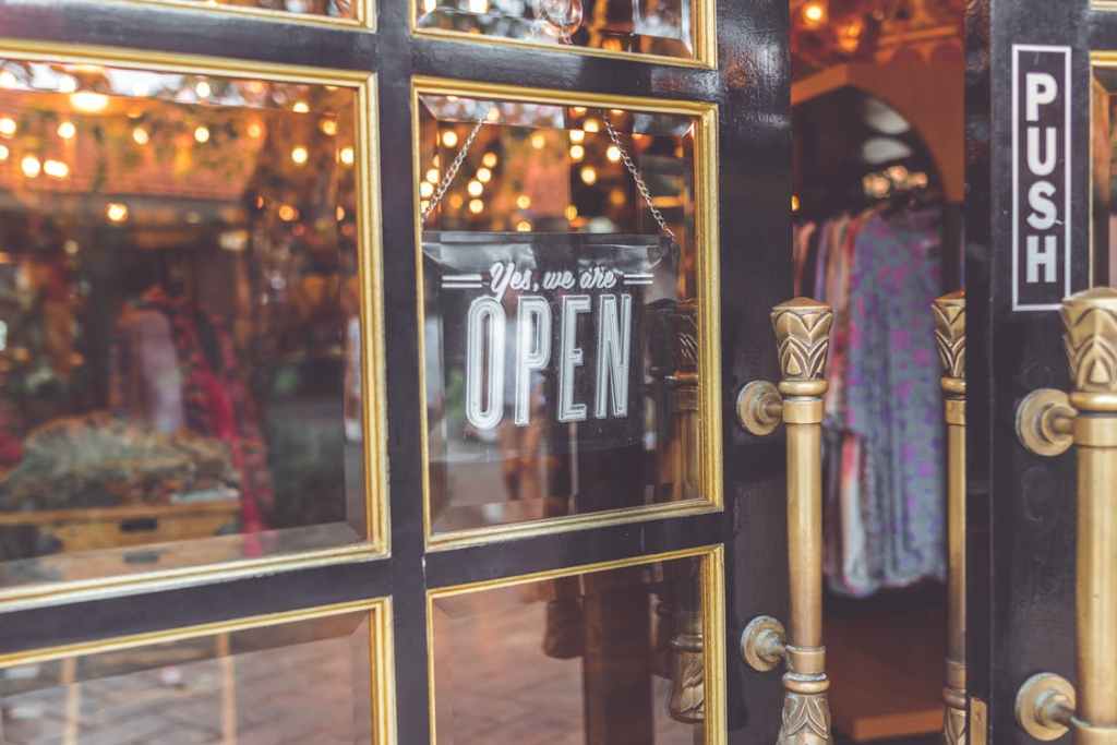 simple thoughtful ways to pay-it-forward in the new year – open the door