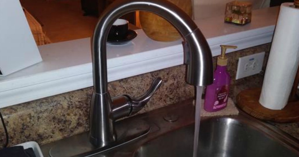 Glacier Bay Dylan Single-Handle Pull-Down Sprayer Kitchen Faucet