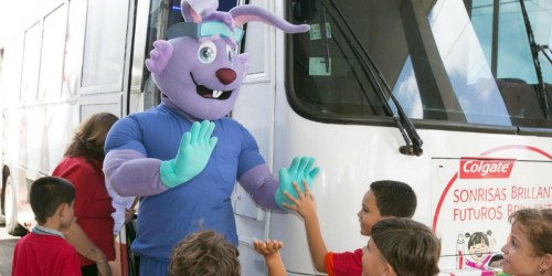 Kindergarten & First Grade Teachers Get FREE Colgate Classroom Kit