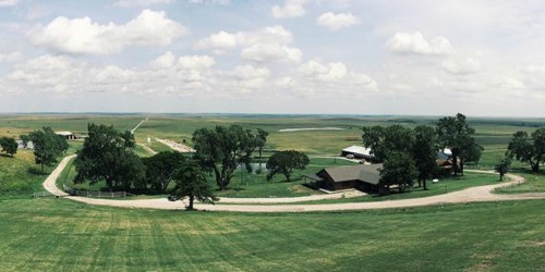 Visit The Pioneer Woman’s Lodge on Drummond Ranch for Free This Summer