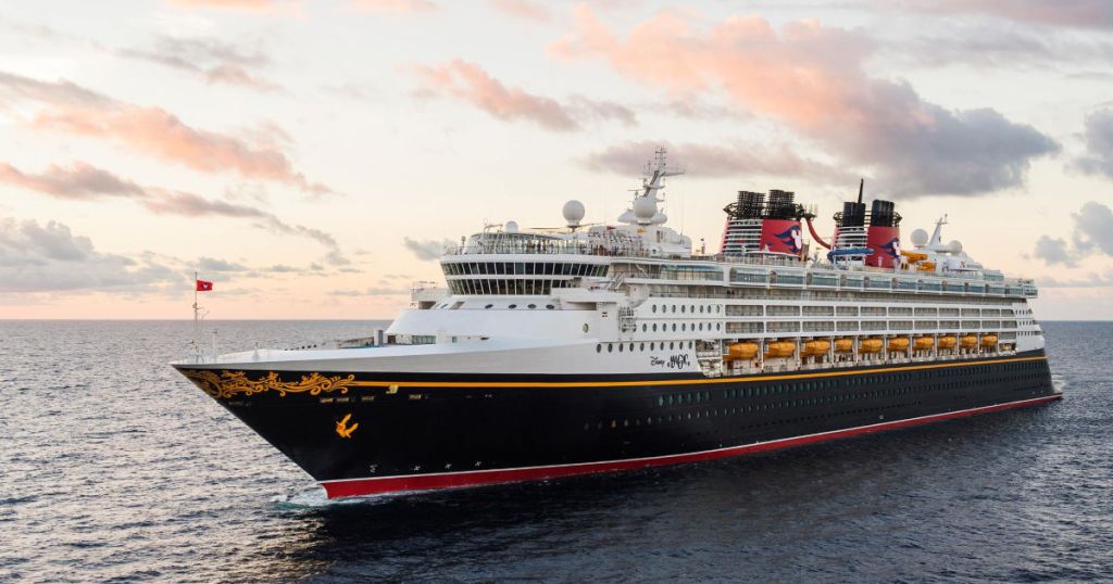 Disney cruise ship