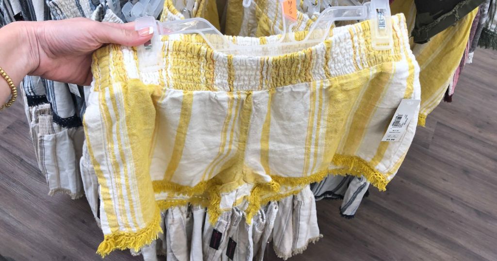 no boundaries yellow fringe shorts