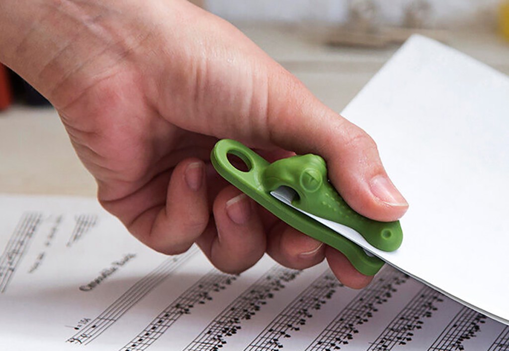 crocodile hole puncher