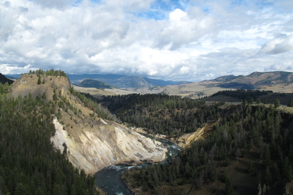 aerial view of yellowstone park canyon where you can have a cheap family vacation