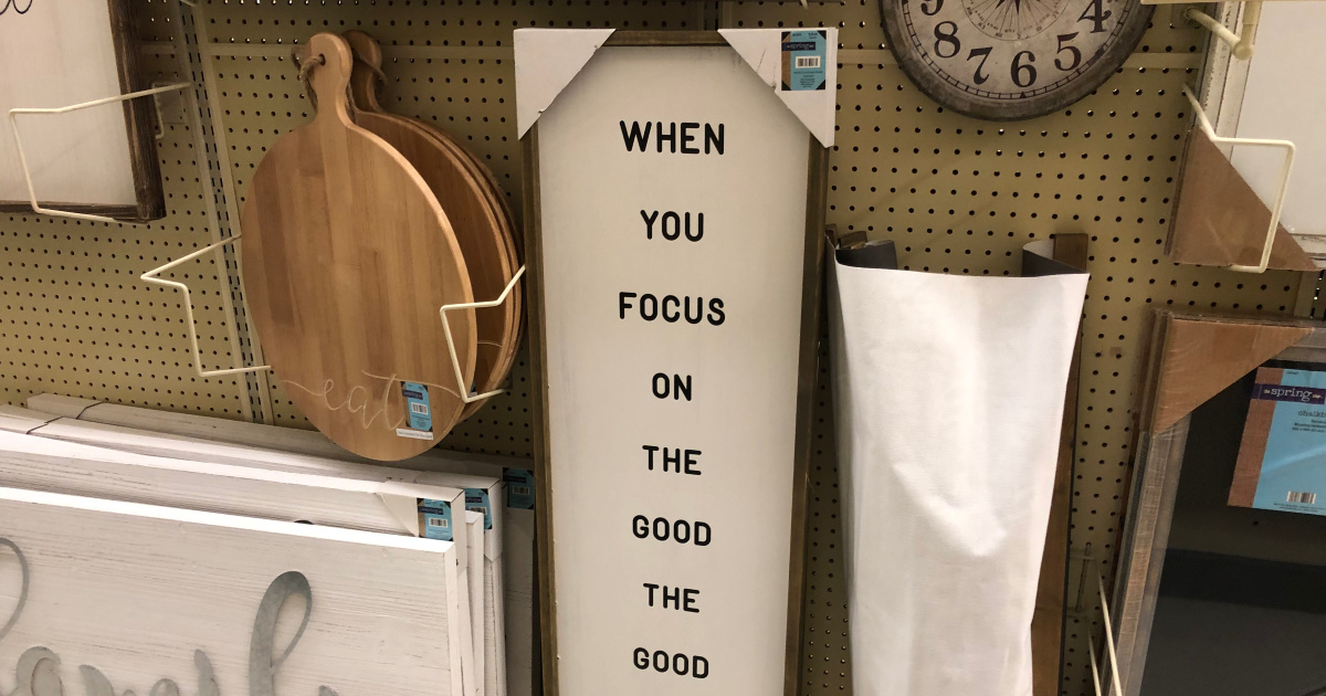 round paddle board decor at hobby lobby