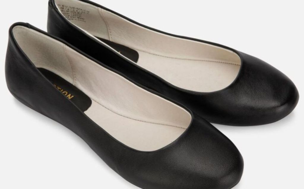 Kenneth Cole Reaction black slip on by flats