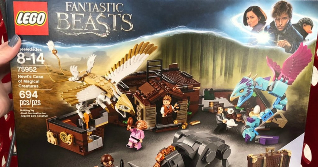 hand holding lego fantastic beasts box