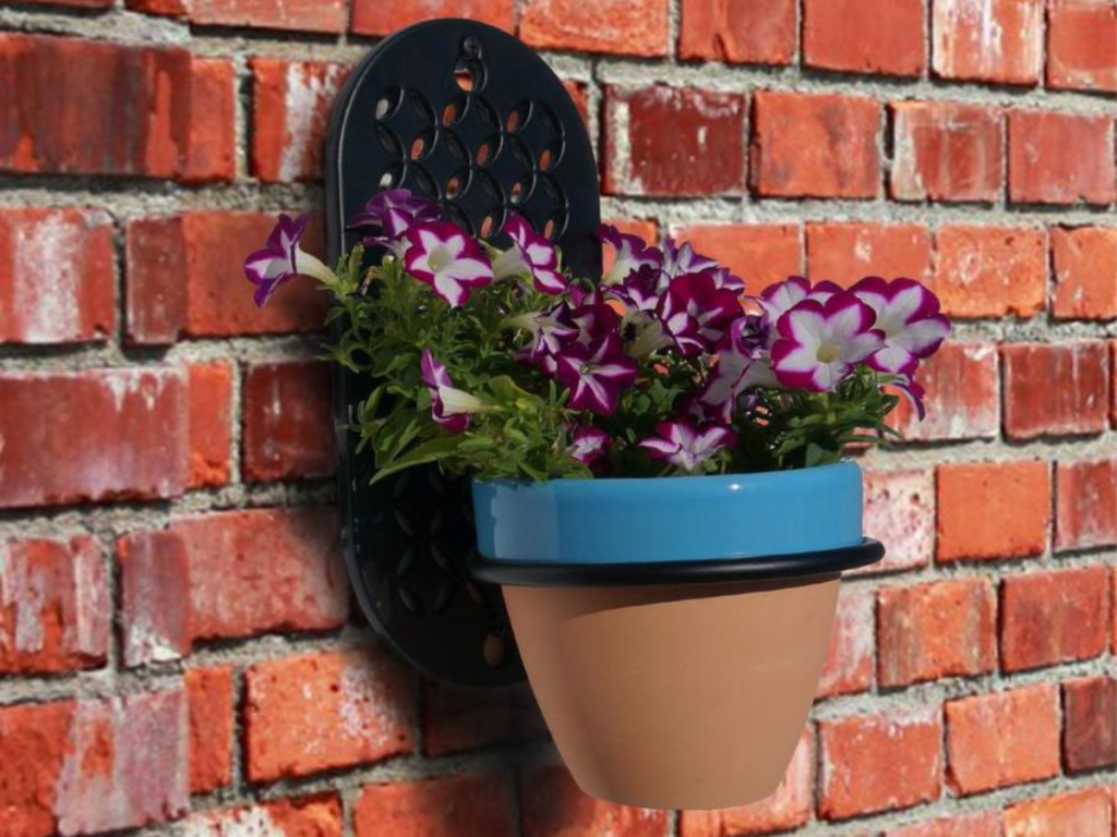 Patio Life Black Metal Quatrefoil Wall Planter side view