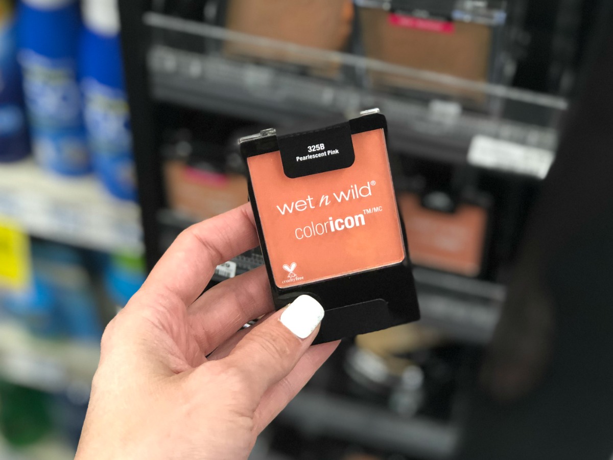 hand holding wet n wild color icon blush