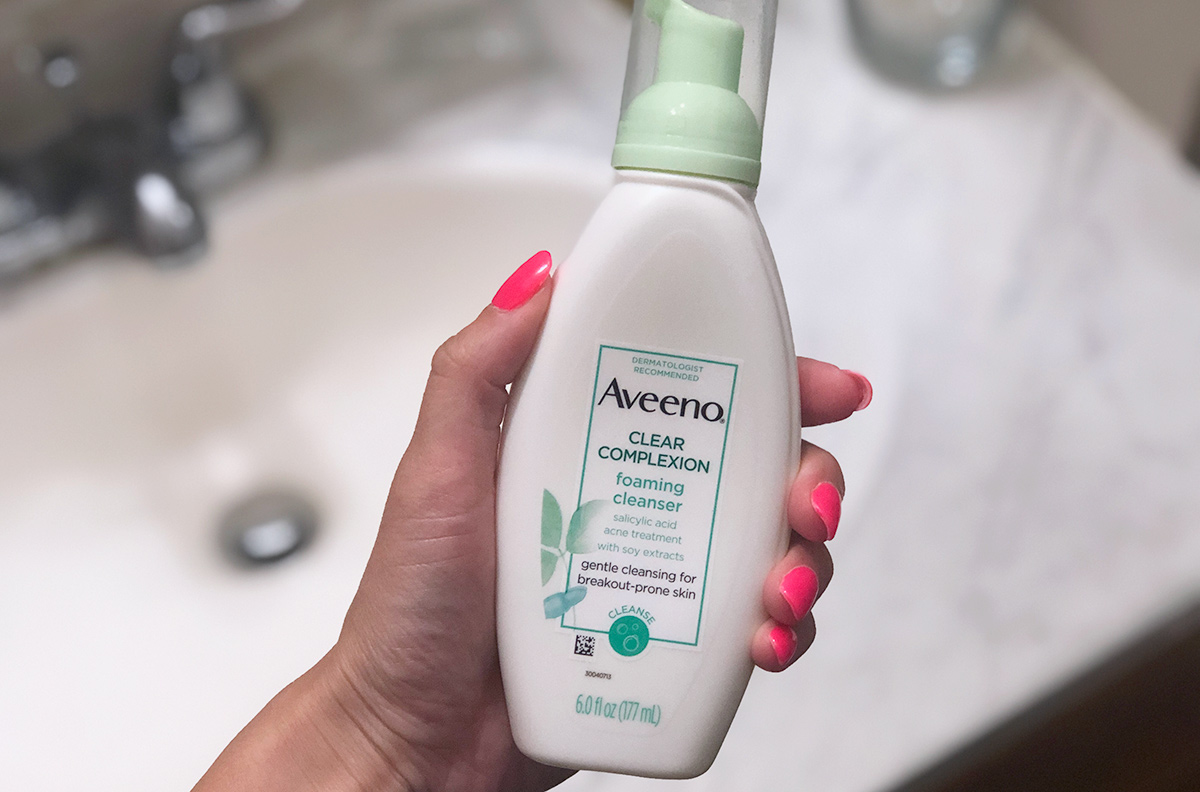 aveeno clear complexion face wash in bathroom