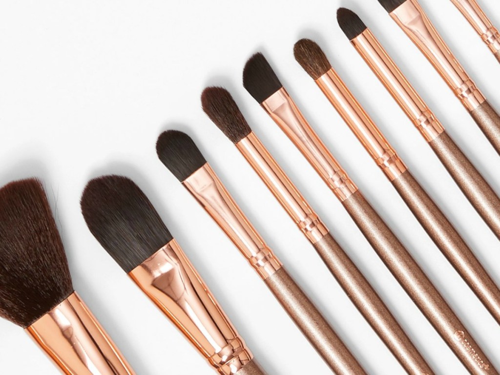 make up brushes laying down together